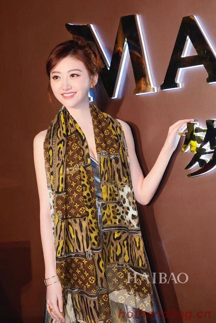 Louis Vuitton Scarf LVS00165